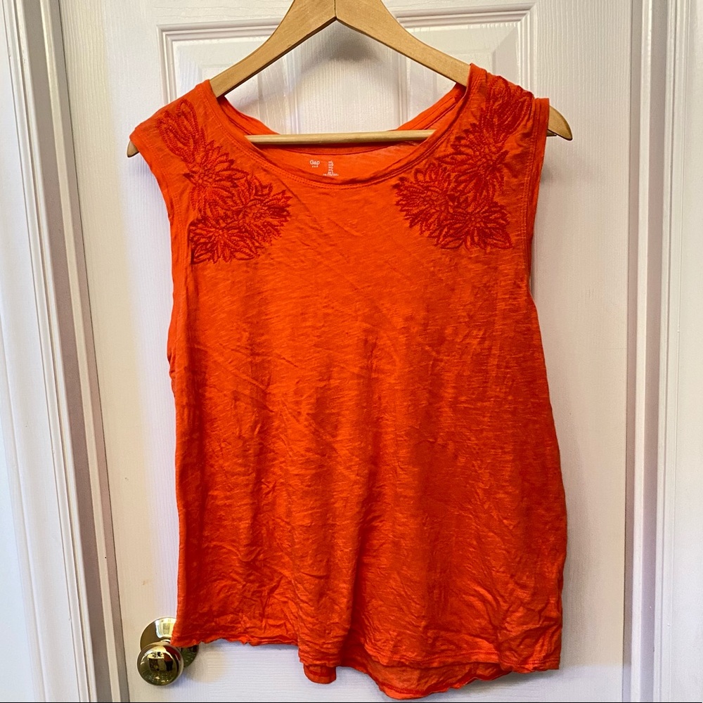 Gap top